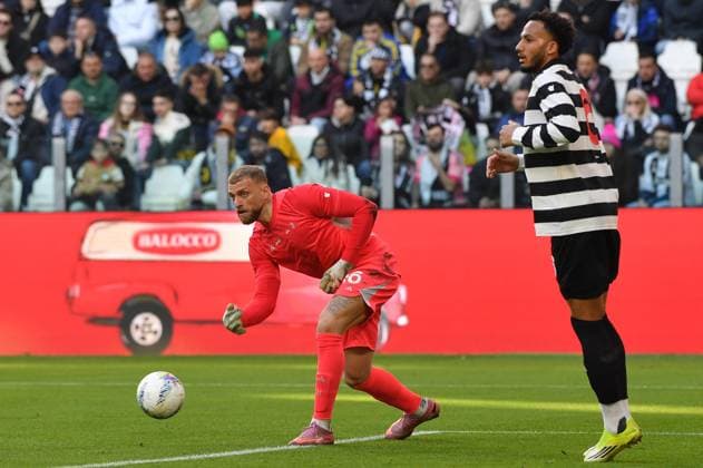 Foto IPP Massimo Rana Torino 21-02-2026 Calcio Campionato di Serie A 2025 2026 Juventus-Como nella foto michele di gregorio Italy Photo Press - World Copyright italy ITALY  Copyright: xR4924_italyphotopressx