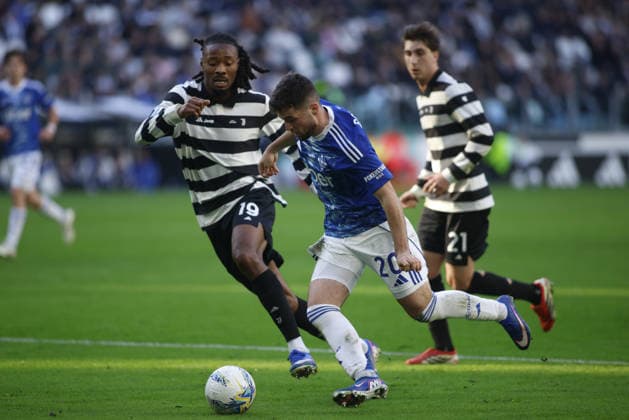 Martin Baturina of Como 1907 during the Italian Serie A, 2025 2026 season, football match between Juventus FC and Como 1907 on 21 February 2026 at Allianz Stadium, Turin, Italy. Photo Nderim Kaceli  Copyright: xNderimxKaceli IPAxSportx xipa-agency.netx xx IPA_71819605 IPA_Agency_IPA71819605
