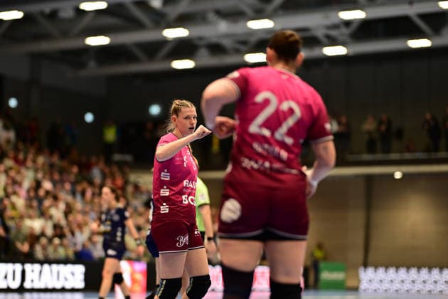 Handball I Women I Season 2025 2026 I 18 HBF I 1 Matchday I Buxtehuder SV TuS Metzingen I 21 02 2026 Naina Klein 9, TuS Metzingen Gabriela Bitolo 22, TuS Metzingen Buxtehude Halle Nord Lower Saxony Germany Copyright: xLobeca FelixxSchlikisx