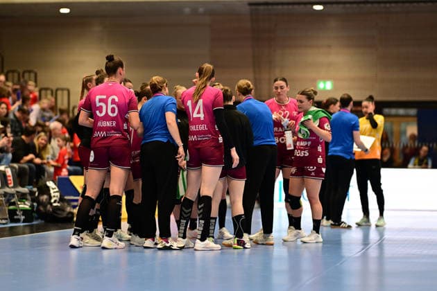 Handball I Women I Season 2025 2026 I 18 HBF I 1 Matchday I Buxtehuder SV TuS Metzingen I 21 02 2026 TuS Metzingen Women together Buxtehude Halle North Lower Saxony Germany Copyright: xLobeca FelixxSchlikisx