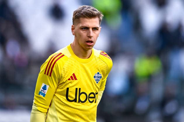 2026-02-21 Juventus FC v Como 1907 - Serie A TURIN, ITALY - FEBRUARY 21: Jean Butez of Como 1907 during the Serie A match between Juventus FC and Como 1907 at Allianz Stadium on February 21, 2026 in Turin, Italy. (Photo by Alberto Gandolfo BSR Agency) Turin Italy Content not available for redistribution in The Netherlands directly or indirectly through any third parties. Copyright: xBSRxAgencyx