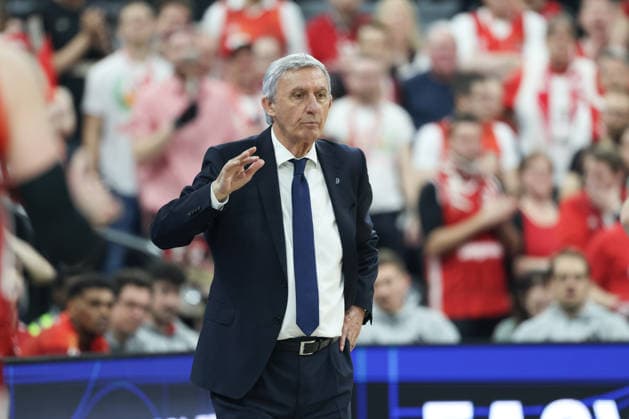 Svetislav Pesic FC Bayern Basketball, Head Coach gesticulates, GER, FC Bayern Basketball vs BMA365 Bamberg Baskets, Basketball, BBL Cup, BMW TOP FOUR, Semi-final, 2025 2026 season, 21 02 2026, GER, FC Bayern Basketball vs BMA365 Bamberg Baskets, Basketball, BBL Cup, BMW TOP FOUR, Semi-final, 2025 2026 season, 21 02 2026 Munich Copyright: xEibner-Pressefoto JennixMaulx EP_JML
