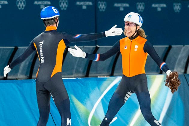 Speed skating, Eisschnelllauf - Milano Cortina 2026 Winter Olympics: Day 15 Jorrit Bergsma of Team Netherlands celebrates with his teammate Stijn van de Bunt after winning gold in the Speed Skating Men s Mass Start final on day fifteen of the Milano Cortina 2026 Winter Olympic Games, Olympische Spiele, Olympia, OS at Milano Speed Skating Stadium on February 21, 2026 in Milan, Italy. Milano Italy  Copyright: xAndrzejxIwanczukx originalFilename:iwanczuk-speedska260221_npCQ6.jpg