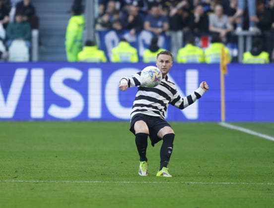 Teun Koopmeiners of Juventus FC during the Italian Serie A, 2025 2026 season, football match between Juventus FC and Como 1907 on 21 February 2026 at Allianz Stadium, Turin, Italy. Photo Nderim Kaceli  Copyright: xNderimxKaceli IPAxSportx xipa-agency.netx xx IPA_71823082 IPA_Agency_IPA71823082