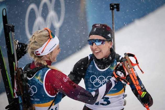 Lisa Theresa Hauser (AUT) und Franziska Preuss (GER), 12,5-km-Massenstart der Frauen im Biathlon bei den Olympischen Winterspielen Milano Cortina 2026 in der Südtirol Arena, Antholz-Anterselva, Italien, am 21. Februar 2026. Womens 12.5 km Mass Start biathlon event at the Olympic Winter games, Winterspiele,Spiele, Summer games Milano Cortina 2026 at the Südtirol Arena, Antholz-Anterselva, Italy, on February 21, 2026. *** Lisa Theresa Hauser AUT and Franziska Preuss GER , Womens 12.5 km Mass Start biathlon event at the Olympic Winter Games Milano Cortina 2026 at the Südtirol Arena, Antholz Anterselva, Italy, on February 21, 2026 Womens 12 5 km Mass Start biathlon event at the Olympic Winter Games Milano Cortina 2026 at the Südtirol Arena, Antholz Anterselva, Italy, on February 21, 2026 Copyright: HMBxMedia MarcxNiemeyer