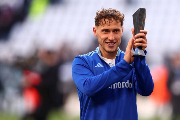 Mergim Vojvoda (Como 1907) celebrate after winning, Serie A, Juventus FC v Como 1907 , Allianz Stadium, February 21, 2026, Turin, Italy.