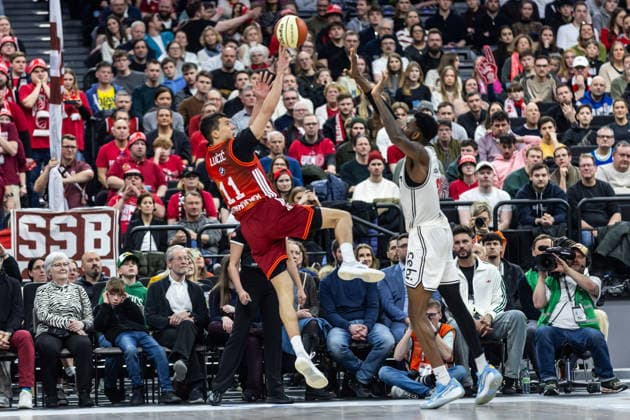 GER, BMW Top Four, Basketball BBL Pokal, semi-final, FC Bayern München Basketball BMA365 Bamberg Baskets 21 02 2026, SAP Garden, Munich, GER, BMW Top Four, Basketball BBL Pokal, semi-final, FC Bayern München Basketball BMA365 Bamberg Baskets Vladimir LuÄić Vladimir Lucic FC Bayern München Basketball 11 , Ejiofor Onu BMA365 Bamberg Baskets, 35 Photo Alexander Trienitz Munich SAP Garden Bayern Germany