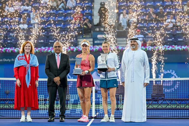 2026 Dubai Duty Free Tennis Championships DUBAI, UAE - FEBRUARY 21: Canadian Gabriela Dabrowski (not seen) and Brazilian Luisa Stefani (not seen) celebrate after winning the women’s doubles final of the Dubai Duty Free Tennis Championships match against German tennis player Laura Siegemund (C) and Russian tennis player Vera Zvonareva (2nd R) at the Dubai Duty Free Tennis Stadium in Dubai, United Arab Emirates, on February 21, 2026. Waleed Zein Anadolu Dubai United Arab Emirates. Editorial use only. Please get in touch for any other usage.  Copyright: x2026xAnadoluxWaleedxZeinx
