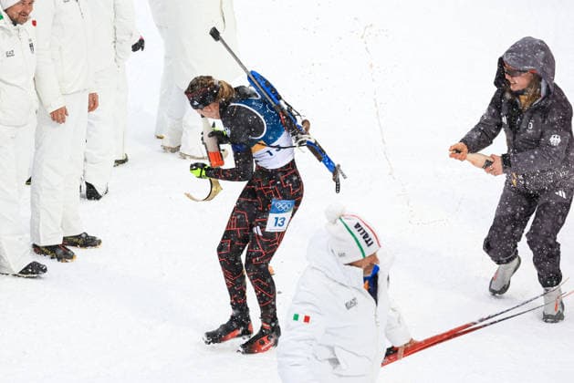 GIOCHI OLIMPICI - Olimpiadi Invernali Milano-Cortina 2026 - Biathlon Women s 12.5km Mass Start Franziska Preuss (GER) celebrates her last race of her career at the end of the Olympic Winter games, Winterspiele,Spiele, Summer games Milano-Cortina 2026, Biathlon Women s 12.5km Mass Start on February 21, 2026 at Antholz-Anterselva Biathlon Arena in Anterselva, Italy Cortina D Ampezzo Italy  Copyright: xIPAxSport ABACAx