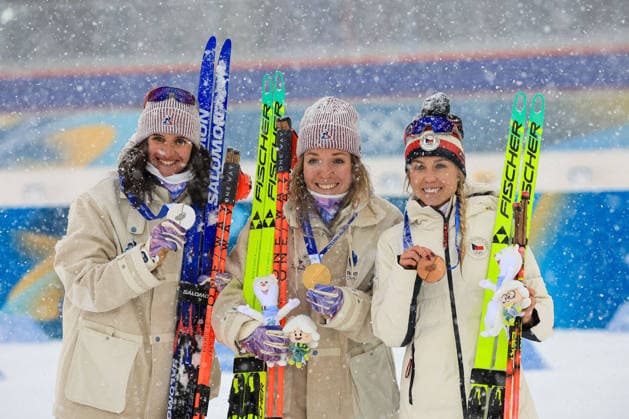 GIOCHI OLIMPICI - Olimpiadi Invernali Milano-Cortina 2026 - Biathlon Women s 12.5km Mass Start The podium with Julia Simon (FRA) 2nd place, Silver Medal, Oceane Michelon (FRA) 1st place, Gold Medal and Tereza Vobornikova (CZE) 3rd place, Bronze Medal at the end of the Olympic Winter games, Winterspiele,Spiele, Summer games Milano-Cortina 2026, Biathlon Women s 12.5km Mass Start on February 21, 2026 at Antholz-Anterselva Biathlon Arena in Anterselva, Italy Cortina D Ampezzo Italy  Copyright: xIPAxSport ABACAx