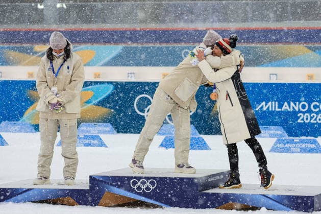 GIOCHI OLIMPICI - Olimpiadi Invernali Milano-Cortina 2026 - Biathlon Women s 12.5km Mass Start Oceane Michelon (FRA) hugs Tereza Vobornikova (CZE) on the podium at the end of the Olympic Winter games, Winterspiele,Spiele, Summer games Milano-Cortina 2026, Biathlon Women s 12.5km Mass Start on February 21, 2026 at Antholz-Anterselva Biathlon Arena in Anterselva, Italy Cortina D Ampezzo Italy  Copyright: xIPAxSport ABACAx