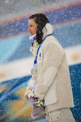 GIOCHI OLIMPICI - Olimpiadi Invernali Milano-Cortina 2026 - Biathlon Women s 12.5km Mass Start Julia Simon (FRA) 2nd place, Silver Medal on the podium at the end of the Olympic Winter games, Winterspiele,Spiele, Summer games Milano-Cortina 2026, Biathlon Women s 12.5km Mass Start on February 21, 2026 at Antholz-Anterselva Biathlon Arena in Anterselva, Italy Cortina D Ampezzo Italy  Copyright: xIPAxSport ABACAx