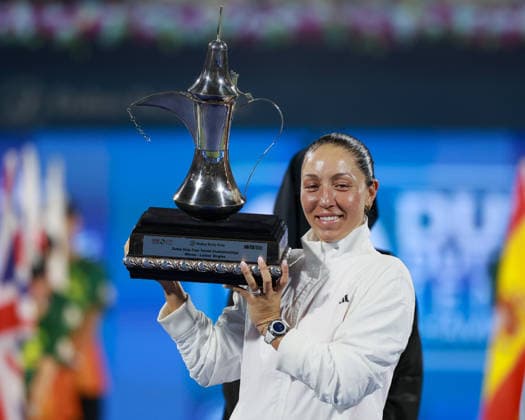 Jessica Pegula with the cup, trophy, award ceremony, Presentation Dubai Duty Free Tennis Championships, Dubai, U A E Copyright: xJuergenxHasenkopfx