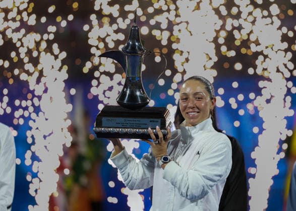 Jessica Pegula with the cup, trophy, award ceremony, Presentation Dubai Duty Free Tennis Championships, Dubai, U A E Copyright: xJuergenxHasenkopfx