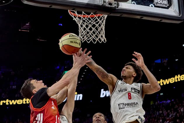 German Basketball BBL Cup, FC Bayern Munich Basketball vs BMA365 Bamberg BASKETS, Munich FC Bayern Basketball, Bamberg Baskets MBA365, 2026 02 21 in Munich SAP Garden LUCIC Vladimir FC Bayern Basketball Small Forward SF Nr11 FCBB11 , BALINT Richard BMA365 Bamberg BASKETS Point Guard PG Nr11 BAM11 , DEMONIA Demarcus BMA365 Bamberg BASKETS Power Forward PF Nr8 BAM8 sportworld Munich SAP Garden Bayern Germany