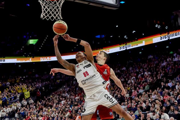 German Basketball BBL Cup, FC Bayern Munich Basketball vs BMA365 Bamberg BASKETS, Munich FC Bayern Basketball, Bamberg Baskets MBA365, 2026 02 21 in Munich SAP Garden CROWLEY Austin BMA365 Bamberg BASKETS Shooting Guard SG Nr85 BAM85 , LUCIC Vladimir FC Bayern Basketball Small Forward SF Nr11 FCBB11 sportworld Munich SAP Garden Bayern Germany