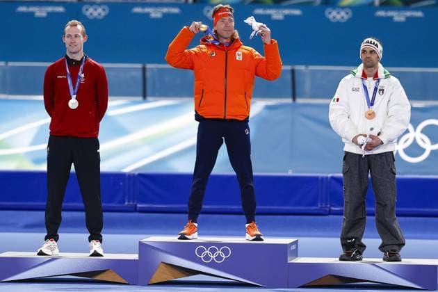 MILAN , 21-02-2026 , Milano Speed skating, Eisschnelllauf Stadium , Olympic Winter games, Winterspiele,Spiele, Summer games 2026 - Speed Skating mass start final men, Picture shows Viktor Hald Thorup (silver), Jorrit Bergsma (gold), Andrea Giovannini (bronze) Olympic Winter Games 2026 - Speed Skating mass start  x201787495x Copyright: