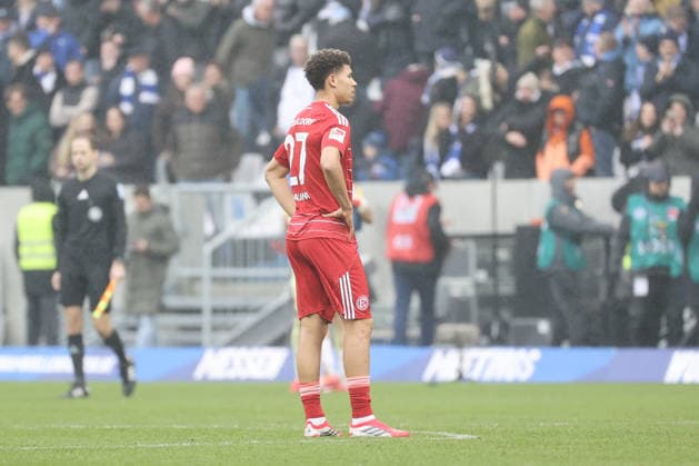 21 02 2026, xtvx, Fussball 2 Bundesliga, SV Darmstadt 98 Fortuna Duesseldorf v l Jordi Paulina Fortuna Duesseldorf nach dem Spiel, after the match enttaeuscht, enttaeuscht schauenend, dissapointed DFL DFB REGULATIONS PROHIBIT ANY USE OF PHOTOGRAPHS as IMAGE SEQUENCES and or QUASI VIDEO Darmstadt