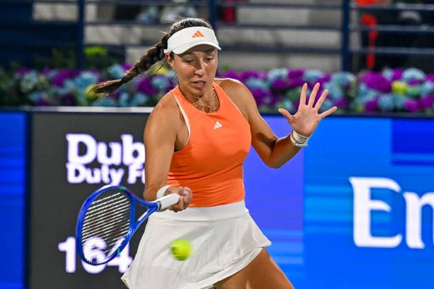 2026 Dubai Duty Free Tennis Championships DUBAI, UNITED ARAB EMIRATES – FEBRUARY 21: Elina Svitolina of Ukraine competes against Jessica Pegula (seen) of the United States during the women’s singles final of the Dubai Duty Free Tennis Championships at the Dubai Duty Free Tennis Stadium in Dubai, United Arab Emirates, on February 21, 2026. Waleed Zein Anadolu Dubai United Arab Emirates. Editorial use only. Please get in touch for any other usage.  Copyright: x2026xAnadoluxWaleedxZeinx