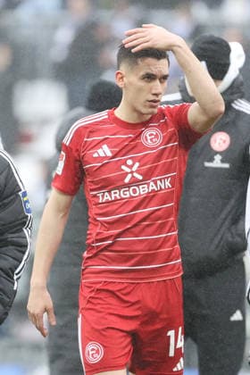 21 02 2026, xtvx, Fußball 2 Bundesliga, SV Darmstadt 98 Fortuna Duesseldorf v l Sotiris Alexandropoulos Fortuna Duesseldorf enttaeuscht, enttaeuscht Blickend, dissapointed nach dem Spiel, after the match DFL DFB REGULATIONS PROHIBIT ANY USE OF PHOTOGRAPHS as IMAGE SEQUENCES and or QUASI VIDEO Darmstadt