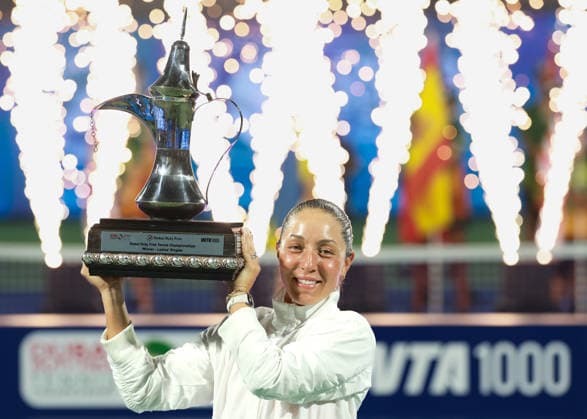 Jessica Pegula with the cup, trophy, award ceremony, Presentation Dubai Duty Free Tennis Championships, Dubai, U A E Copyright: xJuergenxHasenkopfx