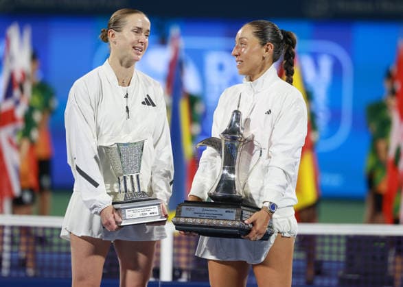 Winner Jessica Pegula and finalist Elina Svitolina, award ceremony, Presentation Dubai Duty Free Tennis Championships, Dubai, U A E Copyright: xJuergenxHasenkopfx