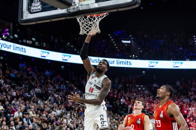 GER, BMW Top Four, Basketball BBL Cup, semi-final, FC Bayern München Basketball BMA365 Bamberg Baskets 21 02 2026, SAP Garden, Munich, GER, BMW Top Four, Basketball BBL Cup, semi-final, FC Bayern München Basketball BMA365 Bamberg Baskets Ejiofor Onu BMA365 Bamberg Baskets, 35 Photo Alexander Trienitz Munich SAP Garden Bayern Germany