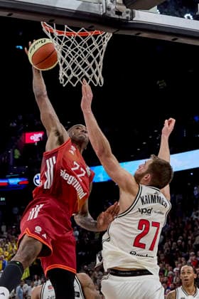 German Basketball BBL Cup, FC Bayern Munich Basketball vs BMA365 Bamberg BASKETS, Munich FC Bayern Basketball, Bamberg Baskets MBA365, 2026 02 21 in Munich SAP Garden MIKE Isiaha FC Bayern Basketball Power Forward PF Nr22 FCBB22 , KRIMMER Moritz BMA365 Bamberg BASKETS Power Forward PF Nr27 BAM27 sportworld Munich SAP Garden Bayern Germany