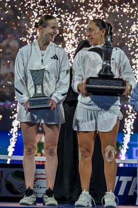 2026 Dubai Duty Free Tennis Championships DUBAI, UAE - FEBRUARY 21: American tennis player Jessica Pegula (R) wins the women’s singles final of the Dubai Duty Free Tennis Championships against Ukrainian tennis player Elina Svitolina (L) at the Dubai Duty Free Tennis Stadium in Dubai, United Arab Emirates, on February 21, 2026. Waleed Zein Anadolu Dubai United Arab Emirates. Editorial use only. Please get in touch for any other usage.  Copyright: x2026xAnadoluxWaleedxZeinx