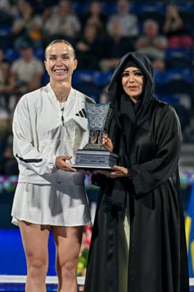 2026 Dubai Duty Free Tennis Championships DUBAI, UAE - FEBRUARY 21: American tennis player Jessica Pegula (not seen) wins the women’s singles final of the Dubai Duty Free Tennis Championships against Ukrainian tennis player Elina Svitolina (L) at the Dubai Duty Free Tennis Stadium in Dubai, United Arab Emirates, on February 21, 2026. Waleed Zein Anadolu Dubai United Arab Emirates. Editorial use only. Please get in touch for any other usage.  Copyright: x2026xAnadoluxWaleedxZeinx