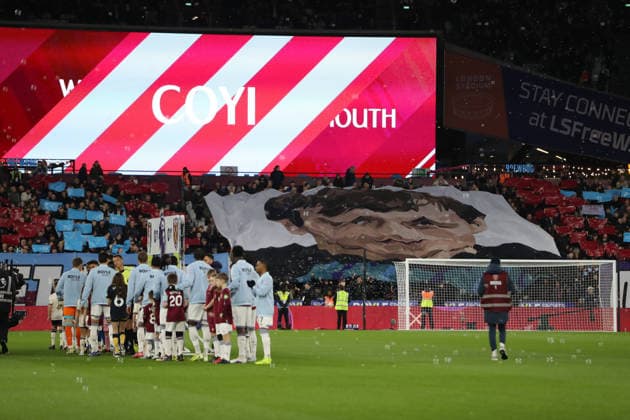 21st February 2026; London Stadium, London, England; Premier League Football, West Ham United versus Bournemouth; tifo display honouring former goalkeeper Ludek Miklosko as the players line up for the start of the match  KatiexChan Content restricted for UK based newspaper