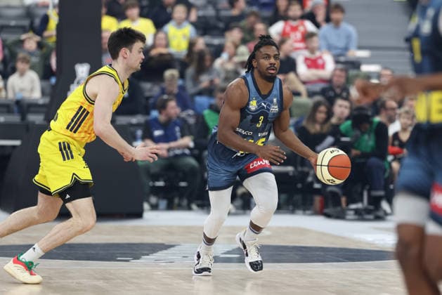 Christopher Clemons EWE Baskets Oldenburg, 03 with Jonas Mattisseck Alba Berlin, 09 , GER, Alba Berlin vs EWE Baskets Oldenburg, Basketball, BBL Cup, BMW TOP FOUR, Semi-finals, 2025 2026 season, 21 02 2026, GER, Alba Berlin vs EWE Baskets Oldenburg, Basketball, BBL Cup, BMW TOP FOUR, Semi-finals, 2025 2026 season, 21 02 2026 Muenchen Copyright: xEibner-Pressefoto JennixMaulx EP_JML