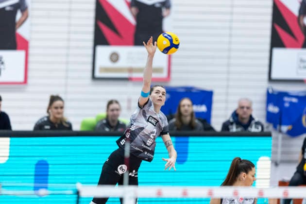 1 Volleyball Bundesliga Women Schwarz Weiss Erfurt vs Ladies in Black Aachen Erfurt 21 02 2026 Elizabeth Sandbothe 2 Schwarz Weiss Erfurt 1 Volleyball Bundesliga Women Schwarz Weiss Erfurt vs Ladies in Black Aachen Riethsporthalle Erfurt 21 02 2026 Copyright: xBEAUTIFULxSPORTS Duehringx