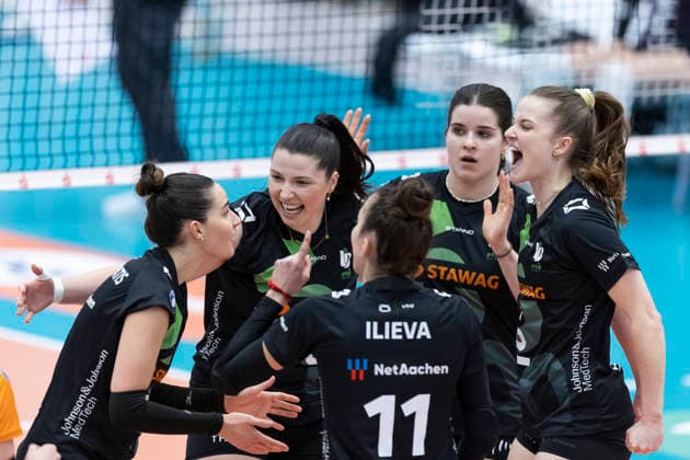 1 Volleyball Bundesliga Women Schwarz Weiss Erfurt vs Ladies in Black Aachen Erfurt 21 02 2026 Cheers Ladies in Black Aachen 1 Volleyball Bundesliga Women Schwarz Weiss Erfurt vs Ladies in Black Aachen Riethsporthalle Erfurt 21 02 2026 Copyright: xBEAUTIFULxSPORTS Duehringx