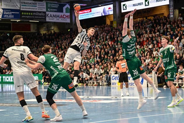 DAIKIN Handball Bundesliga Frisch Auf Göppingen THW Kiel Göppingen, 21 02 2026 Nikola Bilyk THW Kiel, 53 at the throw, 21 02 2026 22 Matchday of the DAIKIN Handball Bundesliga, Frisch Auf Göppingen THW Kiel, EWS Arena, Göppingen Copyright: xBEAUTIFULxSPORTS Märklx