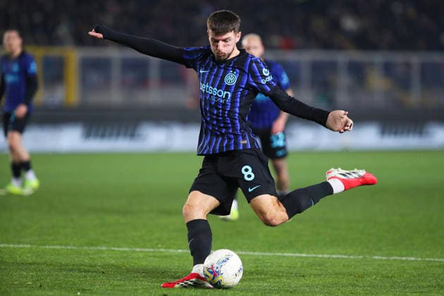 Petar Sucic of FC Internazionale Milano in action during the serie A match between US Lecce and FC Internazionale Milano at Ettore Giardiniero - Via del Mare stadium in Lecce (Italy), February 21, 2026. massimilianoxcarnabuci