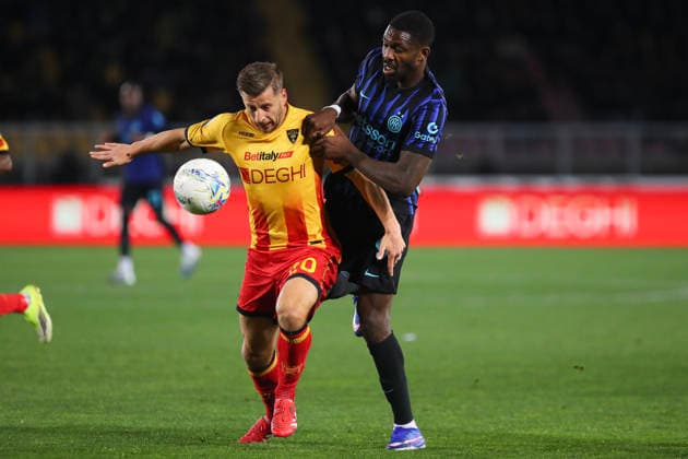 Ylber Ramadani of US Lecce and Marcus Thuram of FC Internazionale Milano compete for the ball during the serie A match between US Lecce and FC Internazionale Milano at Ettore Giardiniero - Via del Mare stadium in Lecce (Italy), February 21, 2026. massimilianoxcarnabuci