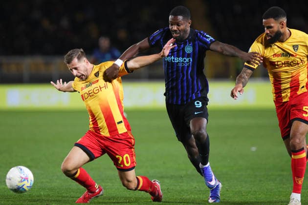 Ylber Ramadani of US Lecce and Marcus Thuram of FC Internazionale Milano compete for the ball during the serie A match between US Lecce and FC Internazionale Milano at Ettore Giardiniero - Via del Mare stadium in Lecce (Italy), February 21, 2026. massimilianoxcarnabuci