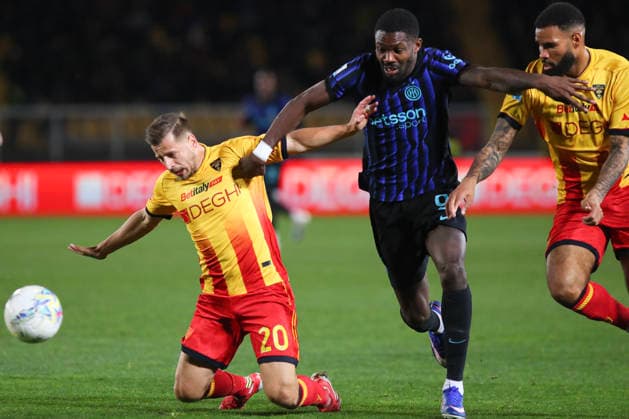 Ylber Ramadani of US Lecce and Marcus Thuram of FC Internazionale Milano compete for the ball during the serie A match between US Lecce and FC Internazionale Milano at Ettore Giardiniero - Via del Mare stadium in Lecce (Italy), February 21, 2026. massimilianoxcarnabuci