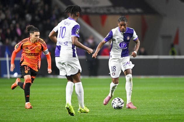 Toulouse FC v Paris FC - Ligue 1 McDonald s 2025 2026 10 Ilan KEBBAL (pfc) - 18 Pape Demba DIOP (tfc) during the Ligue 1 McDonald s match between Toulouse and Paris at Stadium de Toulouse on February 21, 2026 in Toulouse, France. Toulouse France  Copyright: xFEPx 776348294