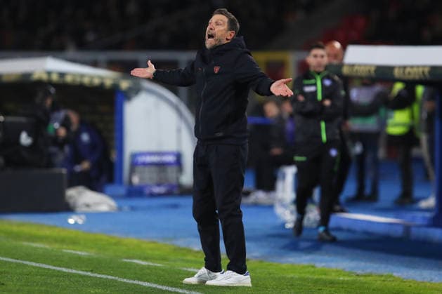 Eusebio Di Francesco head coach of US Lecce reacts during the serie A match between US Lecce and FC Internazionale Milano at Ettore Giardiniero - Via del Mare stadium in Lecce (Italy), February 21, 2026. massimilianoxcarnabuci