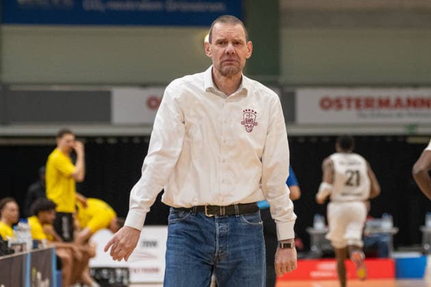 Michael Koch Bayer Giants Leverkusen, Coach Bayer Giants Leverkusen vs Tigers Tuebingen, Basketball, Barmer 2 Basketballbundesliga, 24 Matchday, Season 2025 2026, 21 02 2026 Bayer Giants Leverkusen vs Tigers Tuebingen, Basketball, Barmer 2 Basketballbundesliga, Pro A, 24 Matchday, Season 2025 2026, 21 02 2026 Leverkusen Copyright: xEibner-Pressefoto ThomasxHaeslerx EP_THR