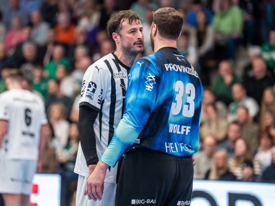 Domagoj Duvnjak THW Kiel, 04 with Andreas Wolff THW Kiel, 33 , Frisch Auf Goeppingen vs THW Kiel, Handball, 1 Bundesliga, Men, Season 2025 2026, 21 02 2026, Frisch Auf Goeppingen vs THW Kiel, Handball, 1 Bundesliga, Men, Season 2025 2026, 21 02 2026 Goeppingen Copyright: xEibner-Pressefoto MichaelxSchmidx EP_MST