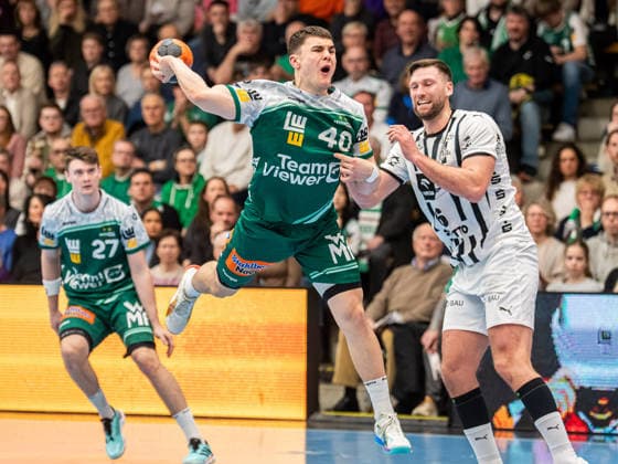 Elias Newel Frisch Auf Goeppingen, 40 comes free to throw, Frisch Auf Goeppingen vs THW Kiel, Handball, 1 Bundesliga, Men, Season 2025 2026, 21 02 2026, Frisch Auf Goeppingen vs THW Kiel, Handball, 1 Bundesliga, Men, Season 2025 2026, 21 02 2026 Goeppingen Copyright: xEibner-Pressefoto MichaelxSchmidx EP_MST