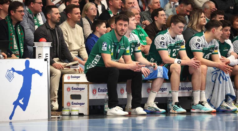 21 02 2026, Germany, Göppingen, Handball DAIKIN HBL, FRISCH AUF Göppingen vs THW Kiel, FAG Coach Ben Matschke