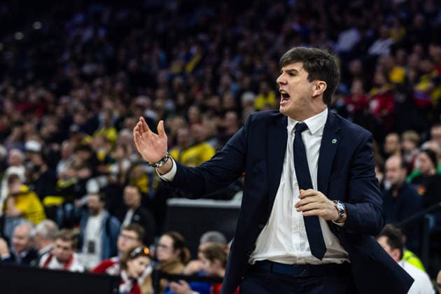 GER, BMW Top Four, Basketball BBL Pokal, semi-final, ALBA Berlin EWE Baskets Oldenburg 21 02 2026, SAP Garden, Munich, GER, BMW Top Four, Basketball BBL Pokal, semi-final, ALBA Berlin EWE Baskets Oldenburg Pedro Calles Head Coach , ALBA Berlin Photo Alexander Trienitz Munich SAP Garden Bayern Germany