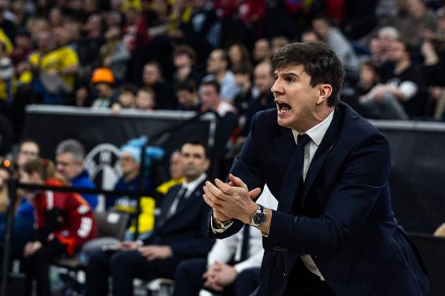 GER, BMW Top Four, Basketball BBL Pokal, semi-final, ALBA Berlin EWE Baskets Oldenburg 21 02 2026, SAP Garden, Munich, GER, BMW Top Four, Basketball BBL Pokal, semi-final, ALBA Berlin EWE Baskets Oldenburg Pedro Calles Head Coach , ALBA Berlin Photo Alexander Trienitz Munich SAP Garden Bayern Germany