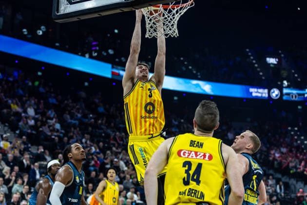 GER, BMW Top Four, Basketball BBL Pokal, semi-final, ALBA Berlin EWE Baskets Oldenburg 21 02 2026, SAP Garden, Munich, GER, BMW Top Four, Basketball BBL Pokal, semi-final, ALBA Berlin EWE Baskets Oldenburg Alex O Connell ALBA Berlin 3 Photo Alexander Trienitz Munich SAP Garden Bayern Germany