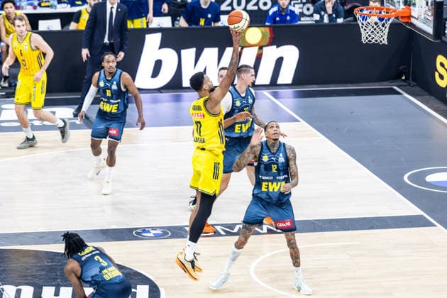 GER, BMW Top Four, Basketball BBL Pokal, semi-final, ALBA Berlin EWE Baskets Oldenburg 21 02 2026, SAP Garden, Munich, GER, BMW Top Four, Basketball BBL Pokal, semi-final, ALBA Berlin EWE Baskets Oldenburg Norris Agbakoko ALBA Berlin 17 Photo Alexander Trienitz Munich SAP Garden Bayern Germany