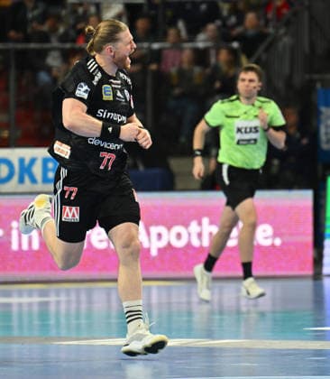21 02 20265 Handball 1 Bundesliga DAIKIN HBL Season 2025 2026 22 Matchday HC Erlangen Metropolregion Nuremberg HCE SG Flensburg Handewitt xwoxzix Maciej Gebala 77, HC Erlangen HCE Goal celebrations Cheers of joy